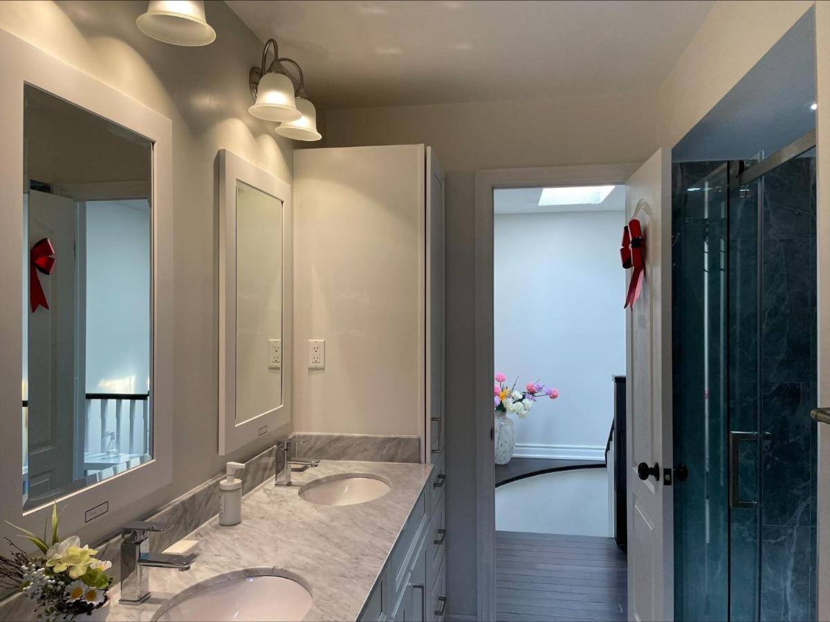 77 Nice And Warm Series Rooms Toronto Dış mekan fotoğraf